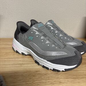 Skechers Women's D'liteshands Free Slip-ins Sneaker Size 9.5